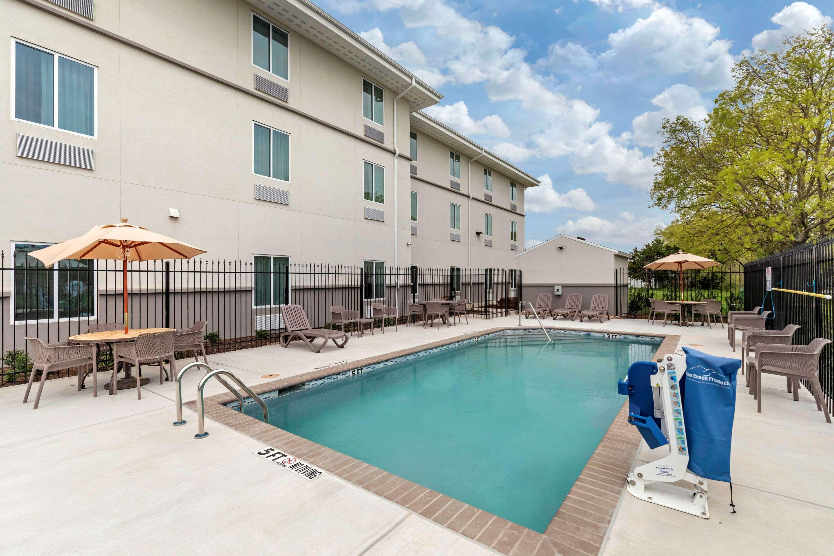 Mainstay Suites Lancaster Dallas South Bagian luar foto